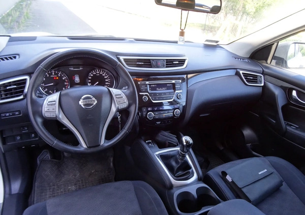 Nissan Qashqai cena 48700 przebieg: 77000, rok produkcji 2015 z Łobżenica małe 172